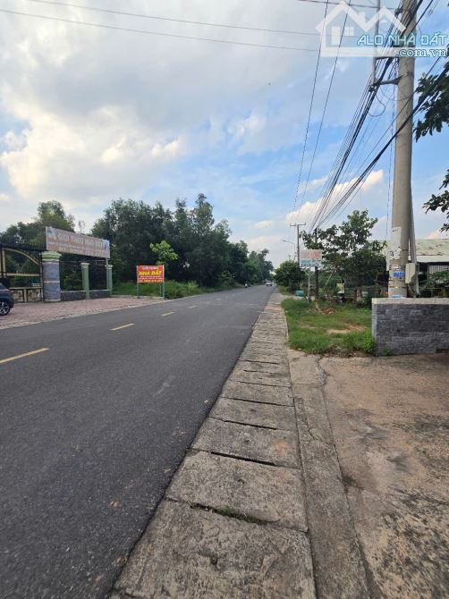 Bán nhà mặt tiền 3000m2 đường Cây Dầu gần BV Nhơn Trạch giá:  22 tỷ - 6