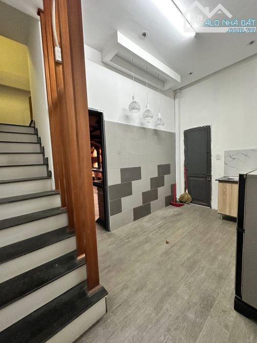 Cho thuê nhà 3 tầng, mặt tiền đường Đỗ Quang, Thanh Khê, Đà Nẵng. DT 50m2. Giá 16 triệu - 6