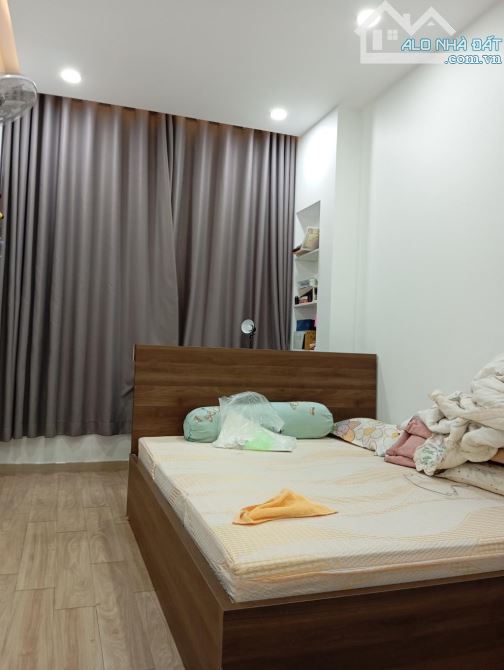 NHÀ ĐẸP 4 TẦNG - XE HƠI ĐỖ CỬA - TRUNG TÂM PHÚ NHUẬN 40M2 KHU DÂN TRÍ 4PN - 6