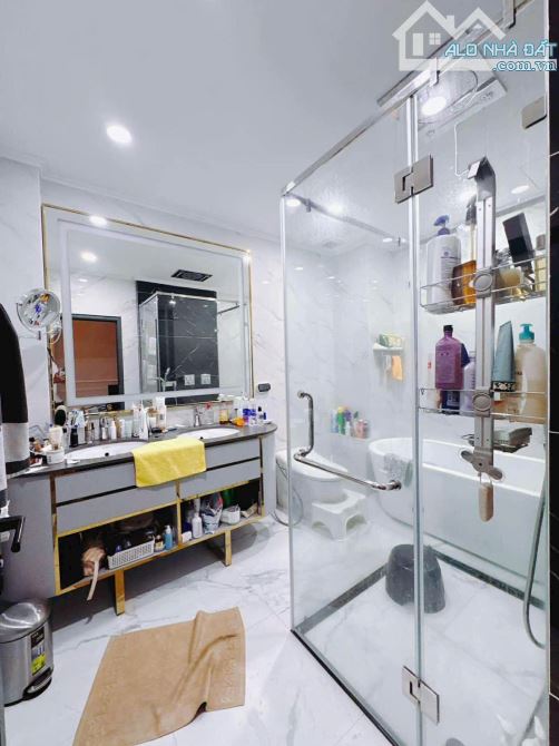 BÁN NHÀ SIÊU ĐẸP 5 TẤM Q4 GIÁP Q1 KHU DÂN CƯ 5 TẤM ĐỒNG BỘ GIÁ 8TỈ TÍ SỔ RIÊNG KHU HIẾM - 6