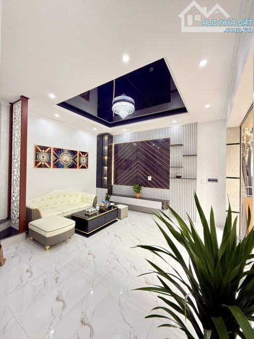 Bán cực gấp! Nguyễn Chí Thanh- 50m ra ô tô, ngõ ba gác, dân xây, MT 3.5m,44m*5T " - 7