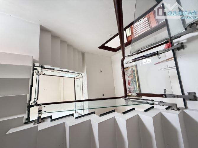 BIỆT THỰ 4 TẦNG 235M2- NGANG 10M- MẶT TIỀN TRƯƠNG VĂN THÀNH - NỘI THẤT GỖ ĐẸP - 22.7 TỶ - 7