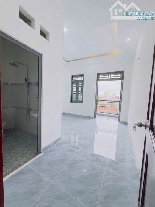 Nhỉnh 5 Tỷ, Nhà dài 32m có mảnh vườn nhỏ trồng rau nuôi gà,HXH 1/ Nguyễn Thị Búp,3 TẦNG - 7
