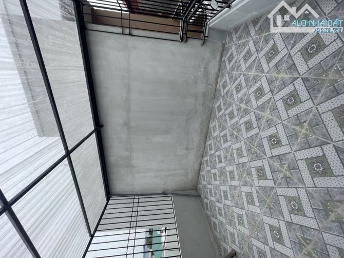 *Đầu Ngõ Phố Trạm-135m Thổ cư x 4 Tầng Xây Tâm huyết - Kinh Doanh - Ô Tô Đỗ-Tương Lai đỉnh - 7