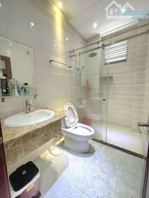 NHÀ TÂY LÂN - HẺM TRẲNG MỘT TRỤC - OTO NGỦ TRONG NHÀ - 128M2 - 3 TẦNG BTCT - NHỈNH 9 TỶ - 7