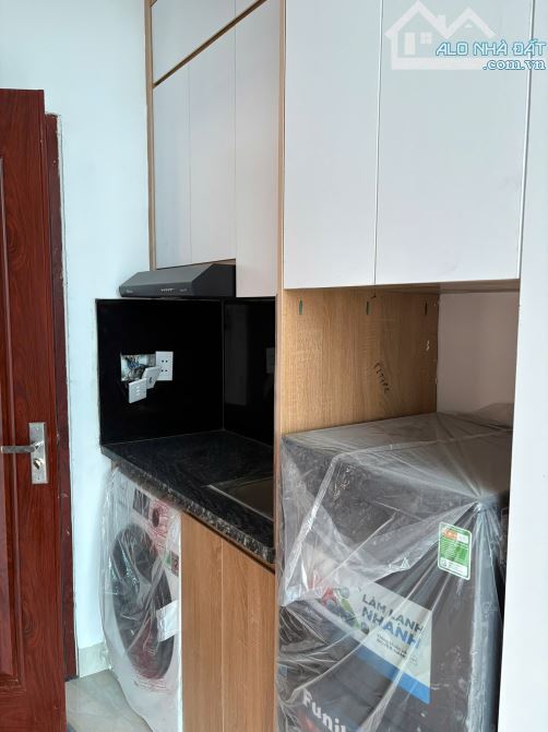 Cho Thuê CCMN 326 Nguyễn Trãi Thanh Xuân 30m2 Gác Xép + Giường Ban Công Thang Máy Trống 24 - 8