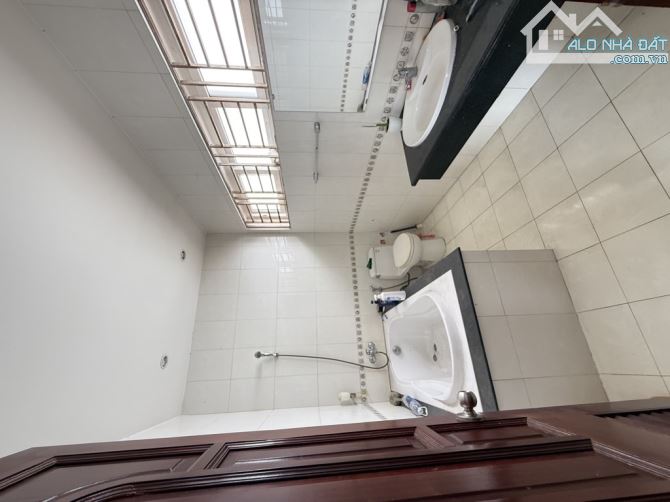 BIỆT THỰ 4 TẦNG 235M2- NGANG 10M- MẶT TIỀN TRƯƠNG VĂN THÀNH - NỘI THẤT GỖ ĐẸP - 22.7 TỶ - 8