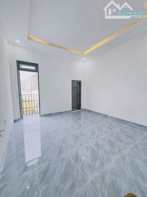 Nhỉnh 5 Tỷ, Nhà dài 32m có mảnh vườn nhỏ trồng rau nuôi gà,HXH 1/ Nguyễn Thị Búp,3 TẦNG - 8