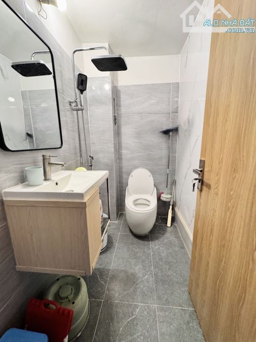 NHÀ 5 TẦNG - 72M² A4 - NGANG 6M - HXH 7 CHỖ THÔNG SÁT MT - XE HƠI NGỦ NHÀ - GẦN EMART 2 - 8
