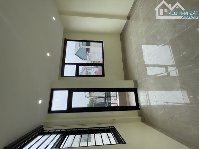 *Đầu Ngõ Phố Trạm-135m Thổ cư x 4 Tầng Xây Tâm huyết - Kinh Doanh - Ô Tô Đỗ-Tương Lai đỉnh - 8