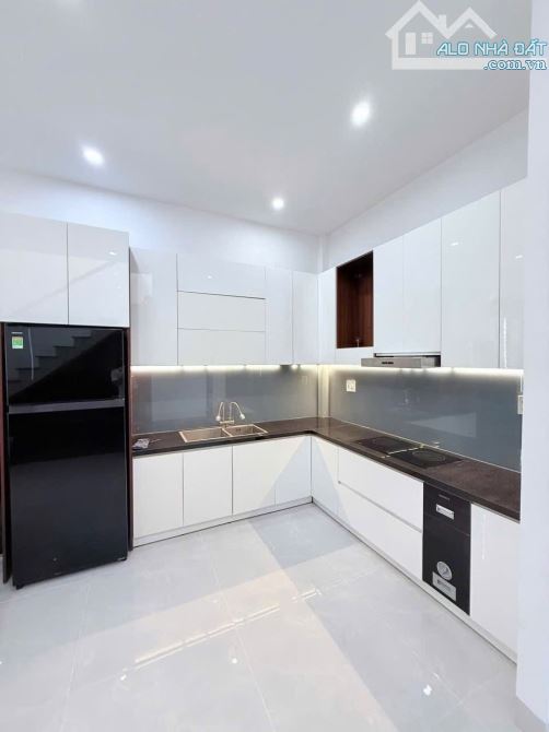 Bán Nhà 3 tầng Hoà Minh , sát Biển, sát Hồ Tùng Mậu  Diện tích đất : 5*15=75m, giá chỉ 6ty - 9