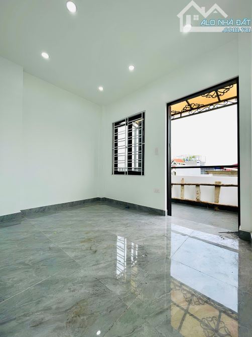 Nhà 4 tầng sân cổng độc lập ngõ nông phố Trần Nguyên Hãn - 9