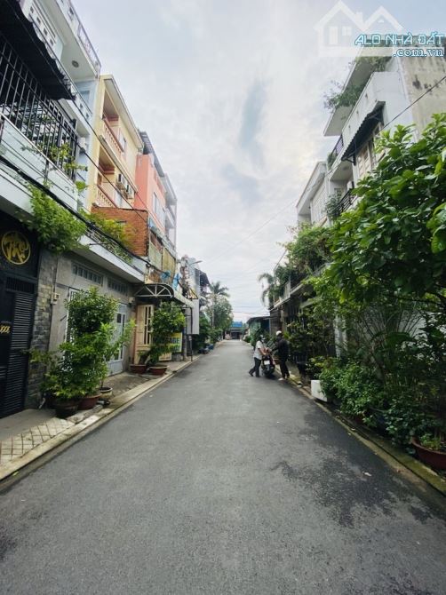 🏡NHÀ 5 TẦNG FULL NỘI THẤT GỖ XỊN-HXH SÁT MT LÊ VĂN KHƯƠNG QUẬN 12 GIÁ RẺ💰  ✅Diện tích ng - 9