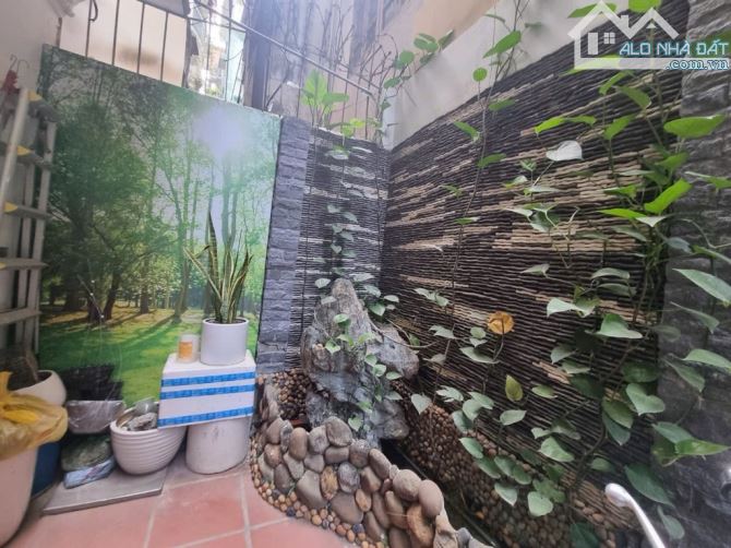 BÁN NHÀ PHỐ HÀO NAM - ĐỐNG ĐA 90 M2-5 T - MT 6,5 M- 11,5 TỶ GIÁ TỐT - 9
