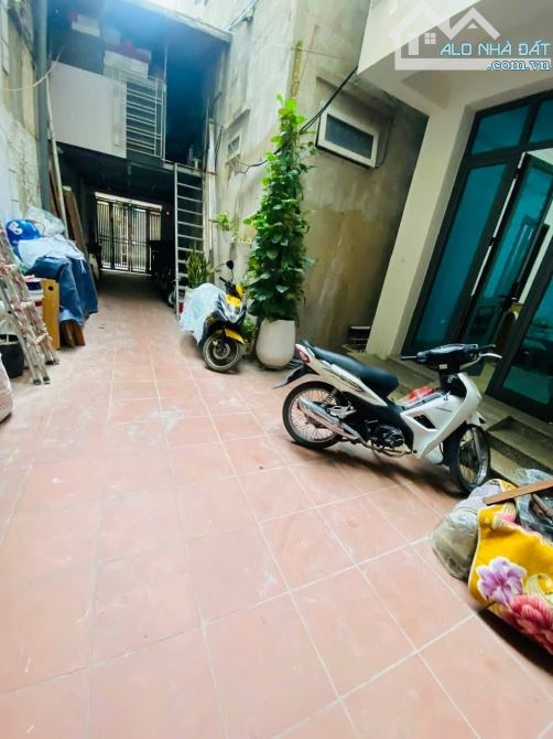 Bán nhà Cầu Giấy 7 tầng thang máy-dòng tiền-nhà siêu đẹp như mới dt 46/50m 7T mt 4,5m - 9