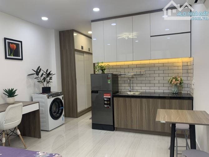 CĂN HỘ DỊCH VỤ FULL NỘI THẤT, CÓ MÁY GIẶT RIÊNG, CỬA SỔ LỚN, HẦN UEH, ĐẠI HỌC HOA SEN - 9