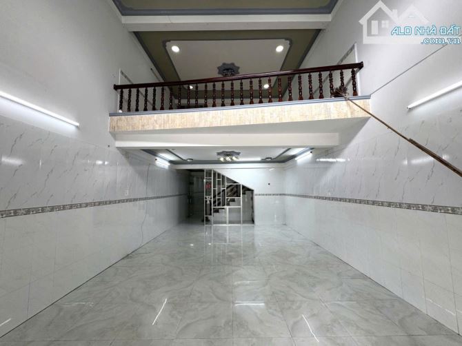 CHO THUÊ NHÀ TRỆT LỬNG LẦU KDC 586 ĐỐI DIỆN CÔNG VIÊN CÓ SÂN ĐẬU Ô TÔ