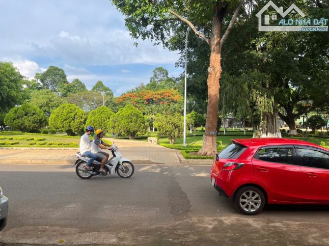 BÁN NHÀ MẶT TIỀN NGUYỄN CƠ THẠCH - ĐỐI DIỆN HOA VIÊN PHƯỜNG THÀNH NHẤT !!!