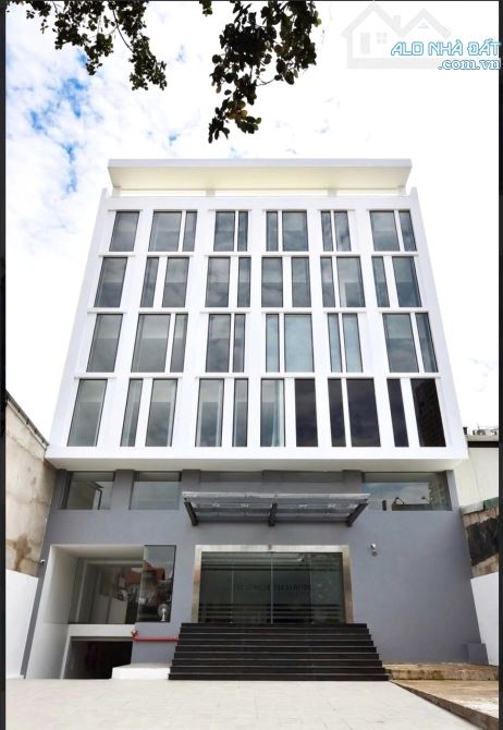 CHO THUÊ TÒA NHÀ THIẾT KẾ HIỆN ĐẠI THẢO ĐIỀN, 13X18, 5 TẦNG, GIÁ 82TRIỆU