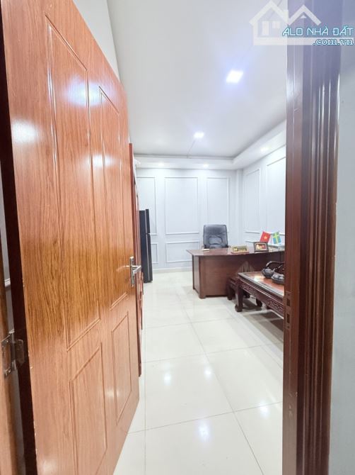 BÁN NHÀ MẶT TIỀN 60M2 5 TẦNG NGANG GẦN 4M 7PN CHDV TRƯỜNG CHINH  10.9 TỶ.