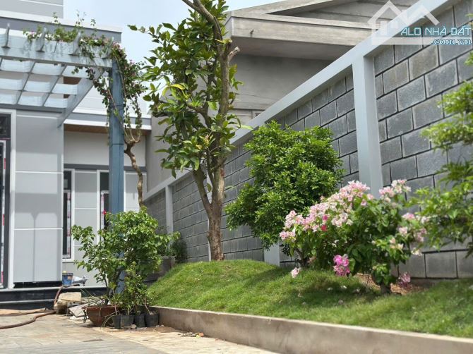 Nhà sân vườn, sân rộng dài 9m Tại Ấp Đồng xã Trung An