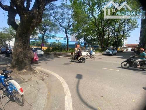 SHOCK! 257TRIỆU M  NHÀ ĐỘI CẤN 102M 8TẦNG THANG MÁY FULL NỘI THẤT GIÁ 26.3 TỶ
