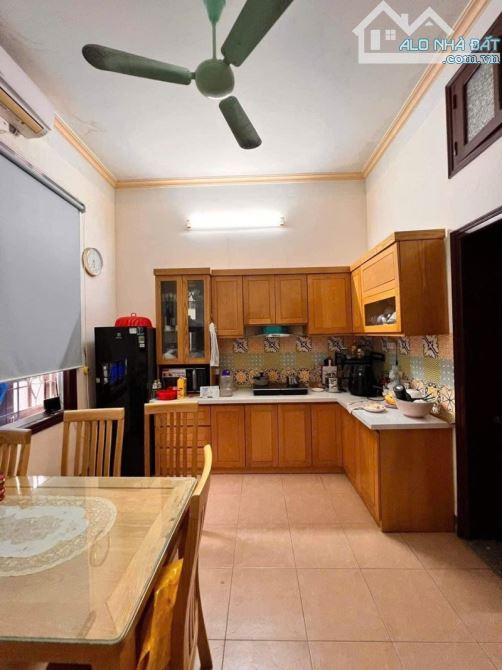 ĐƯỜNG CẦU GIẤY – Ô TO KINH DAONH – 159 M2 – 4 TẦNG – MẶT TIỀN 7.3 M – GIÁ 33.5 TỶ.