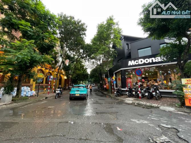 Biệt thự Làng Việt Kiều Châu Âu, 155m2, đối diện công viên, trục kinh doanh sầm uất