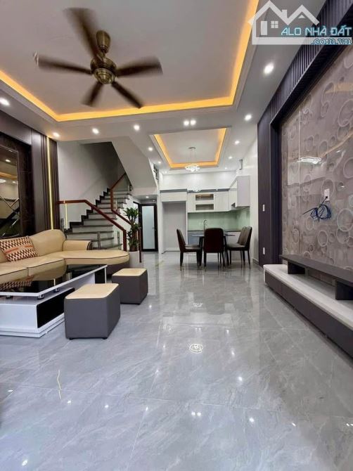 BÁN NHÀ GẦN CHỢ ĐƯỜNG NGÔ THỊ THU MINH TÂN BÌNH | 3 TỶ 360TR | 53.6M2 | SỔ HỒNG RIÊNG