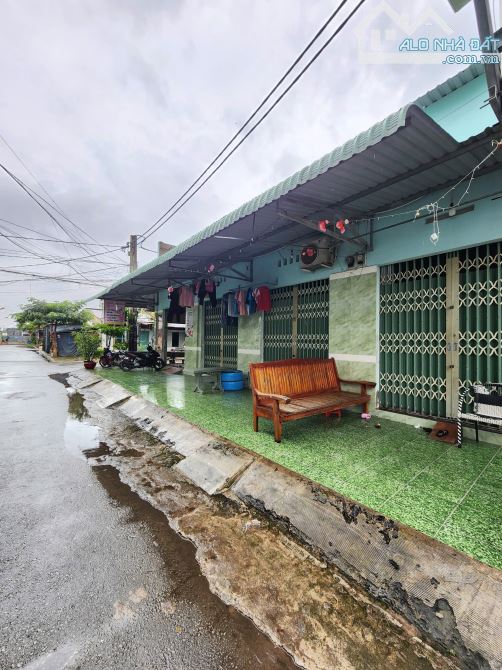 dãy nhà trọ góc 2MT 93,3m2 8Ty TL gần Bến Xe Tân Đông Hiệp, p.Tân Đông Hiệp