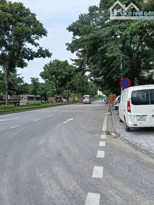 Bán gấp! Lê Quang Đạo, Dương Nội 50m2, 5 tầng, MT 5m, ô tô tránh, vỉa hè, KD, nhỉnh 15 tỷ