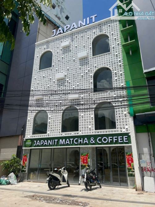 VỊ TRÍ VÀNG ! TÒA NHÀ VP Mặt tiền 123 CMT8 - Sương Nguyệt Ánh | DT: 8X 15m | 4 Tầng |