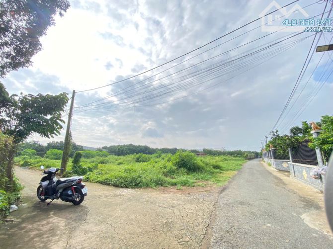 Đất nền LÔ GÓC 2MT Làng bưởi tân triều giá hơn 1ty