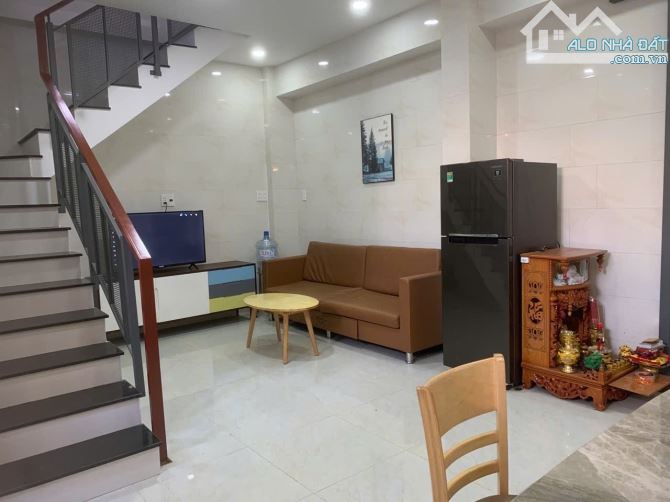 Bán Nhà Nguyễn Phan Vinh, Chợ Mai, Chia 2 căn, 85m2(6.5x13) thuê 10tr chỉ 4.x tỷ
