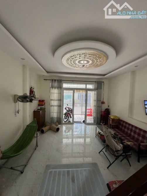 Giảm mạnh 400tr! Nhà Vuông 3 tầng, Đường 7m, 92m2 – Thạnh Lộc 22 Q12
