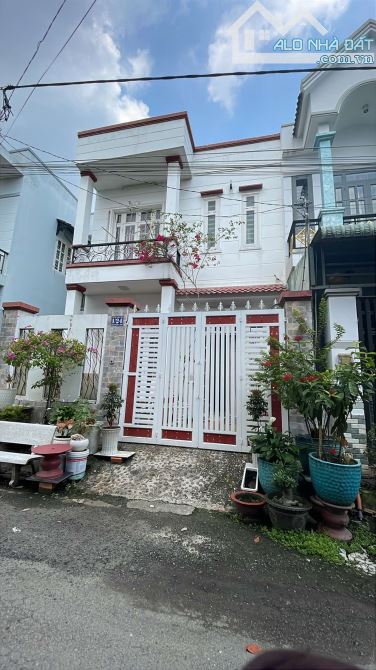 Bán nhà Tiền Lân, Bà Điểm, 81m2, 2Tầng BTCT,  Ngang 6,2m, Đường 8m xe hơi ngủ trước nhà