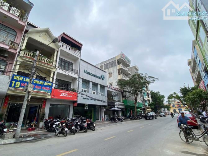Bán nhà mặt đường Tô Hiệu, đoạn đẹp vỉa hè rộng, dt 123m2, mt ~ 4m