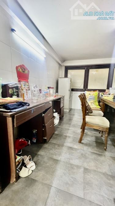 Bán Nhà mặt tiền Quận 5 - Ngay Phố Đông Y Hải Thượng Lãng Ông - 4 tầng 77m2 (4.2 x 19) A4