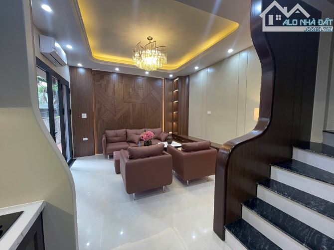 Chính chủ bán nhà đẹp 34m, mặt tiền mênh mông, ở sướng, kinh doanh đỉnh cao, Văn Phú