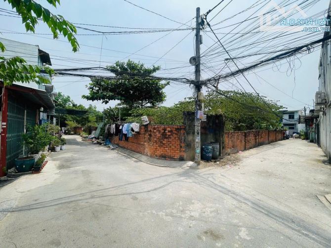Ngộp bank Gia đình cần bán nhanh đất góc 3 mặt tiền 1.600m², P. Linh Trung Thủ Đức