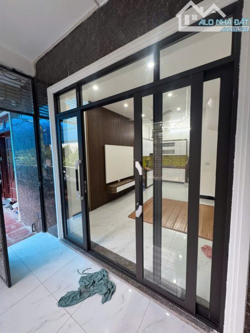 Chủ làm ăn có lộc chuyển lên phố bán nhà Phường Chương Mỹ DT: 33m,5 tầng, 4 ngủ chỉ 3,15tỷ