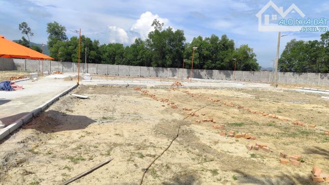 BÁN NHANH 5 LÔ LIỀN KỀ ĐỐI LƯNG NAM KỲ KHỞI NGHĨA HOÀ KHƯƠNG 8XX