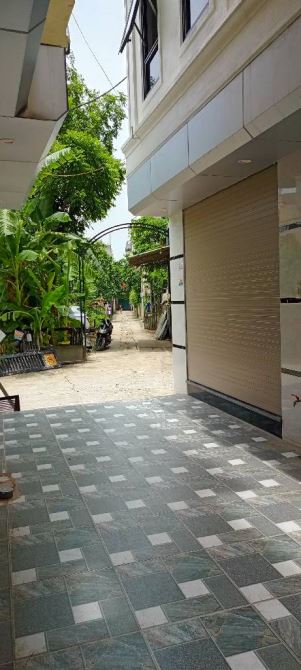 NHÀ MỚI Ở LUÔN - NGÕ NÔNG, THẲNG TẮP - Ô TÔ ĐỖ CỬA - 30M RA PHỐ - NỞ HẬU ĐẸP