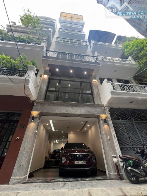 Bán tòa nhà Văn phòng 7 tầng Mặt Phố Dương Khuê 100m2 đang kinh doanh