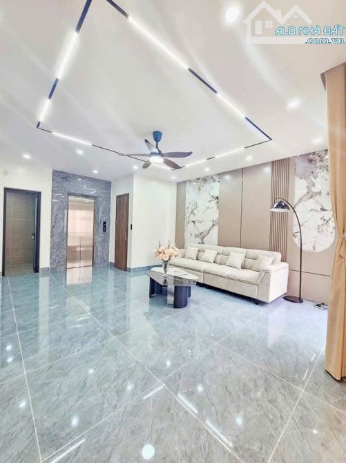 ✒️8 tỷ thang máy lô góc Hà Cầu Bà Triệu Ô tô đỗ cửa, 45m² mặt ngõ rộng, cạnh chợ Hà Đông