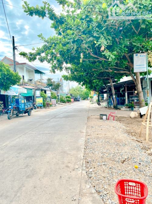 Bán lô đất 160m2 thuộc Duy Vinh - Gần chợ Bàn Thạch - Đường ô tô - Giá chỉ 740 triệu.