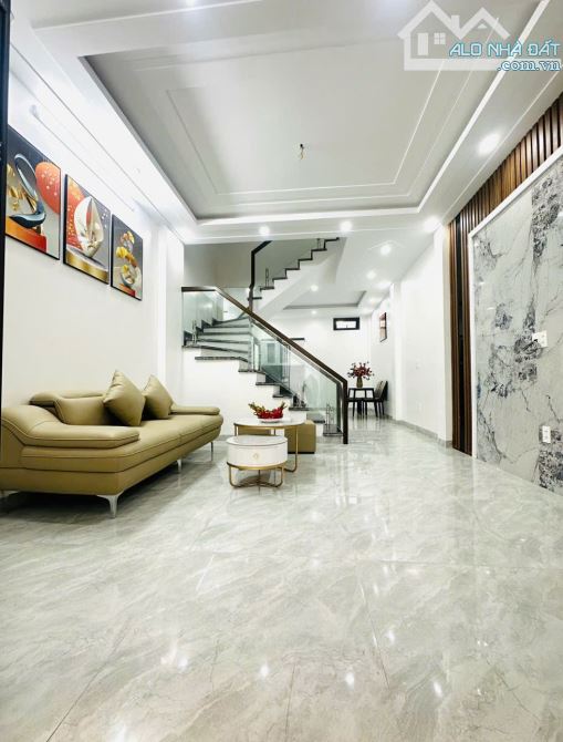 Bán nhà 3 tầng khung cột sân cổng riêng tại Đồng Hoà…