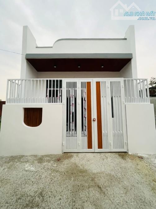 Nhà mới vừa bóc tem - siêu đẹp- siêu rẻ - SHR, gần KCN Đức Hoà, 2PN