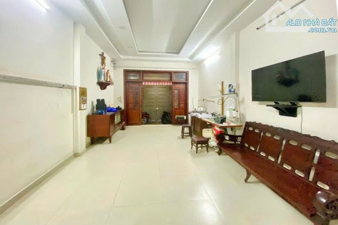 Bán nhà Tứ Hải, Tân Bình, 4 Tầng, 4m x 18m vuông vức, gần Mặt tiền - Giá 9.7 tỷ TL