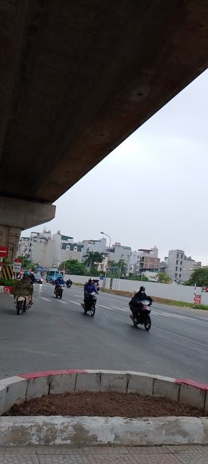 Bán nhà chợ Thía Thịnh 1. 31m2x4 tầng. An sinh tốt. Chủ thân thiện